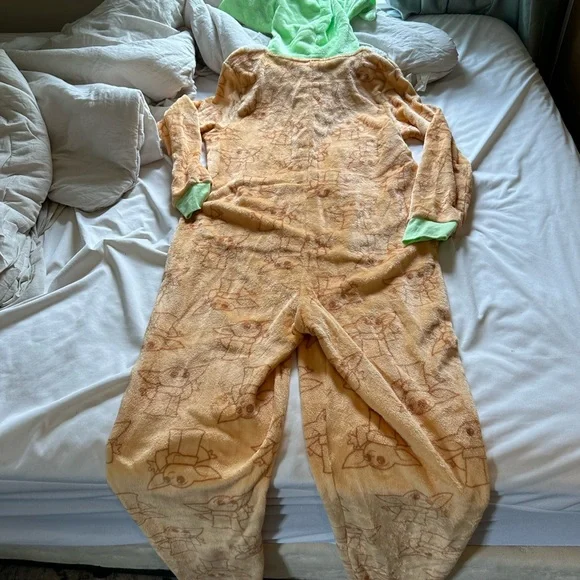 Star Wars XL adult pajama hoodie Grogu baby yoda zip up, elastic ankle and wrist - Picture 5 of 5